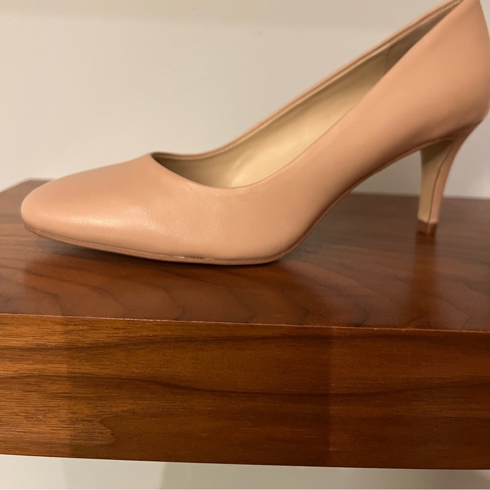 lord & Taylor Pump